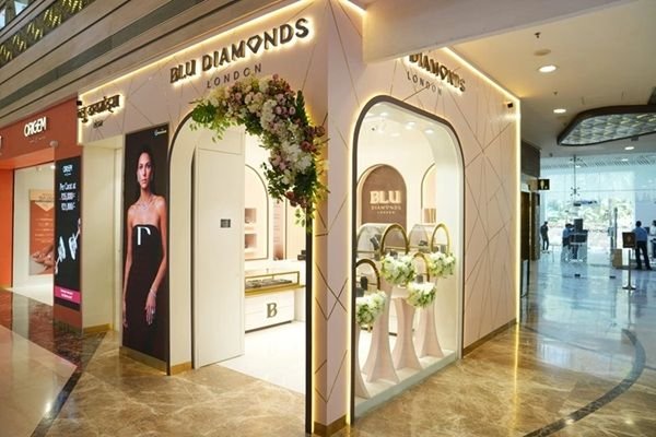Blu-Diamonds-London-Opens-Its-First-India-Flagship-at-R-City-Mall-Mumbai.jpg