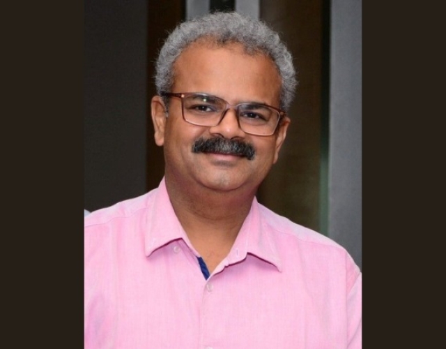 Dr-Vivek-Gaur.jpg