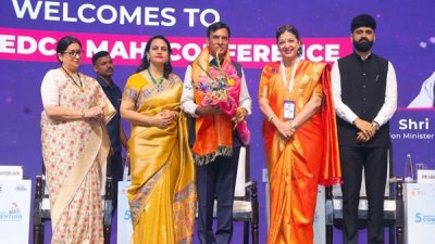 Impact-to-Inspiration-Women-Shaping-the-Nation-for-Viksit-Bharat-2047-Take-Centre-Stage-at-5th-NAREDCO-Mahi-Convention.jpg