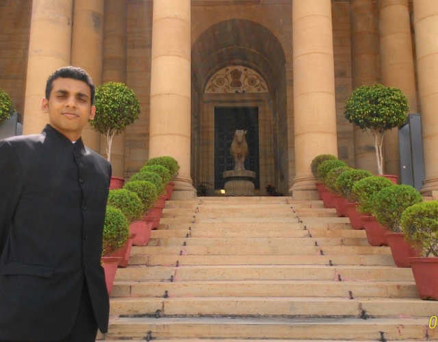 Soorya-at-the-Indian-Presidential-Palace-during-official-call-on-the-President-of-India.png