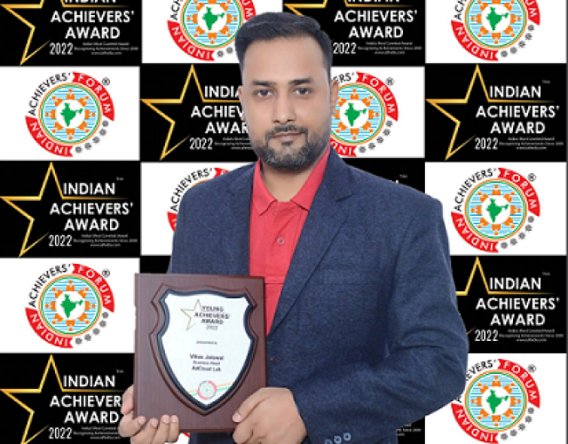 Vikas-Jaiswal-Indian-Achievers-Award-1.png