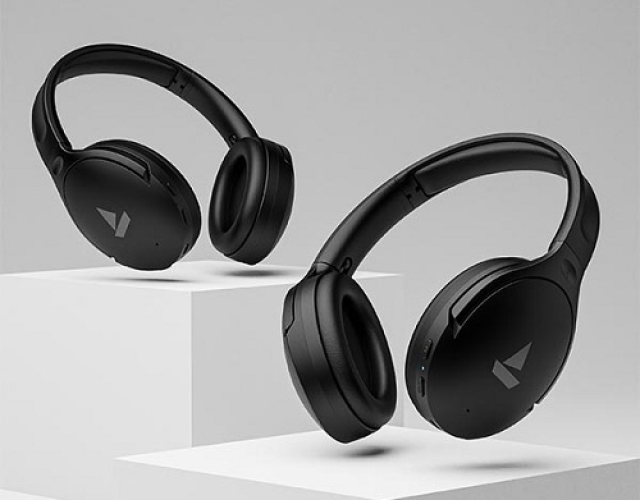 boAts-newest-Bluetooth-headphones-1.jpg